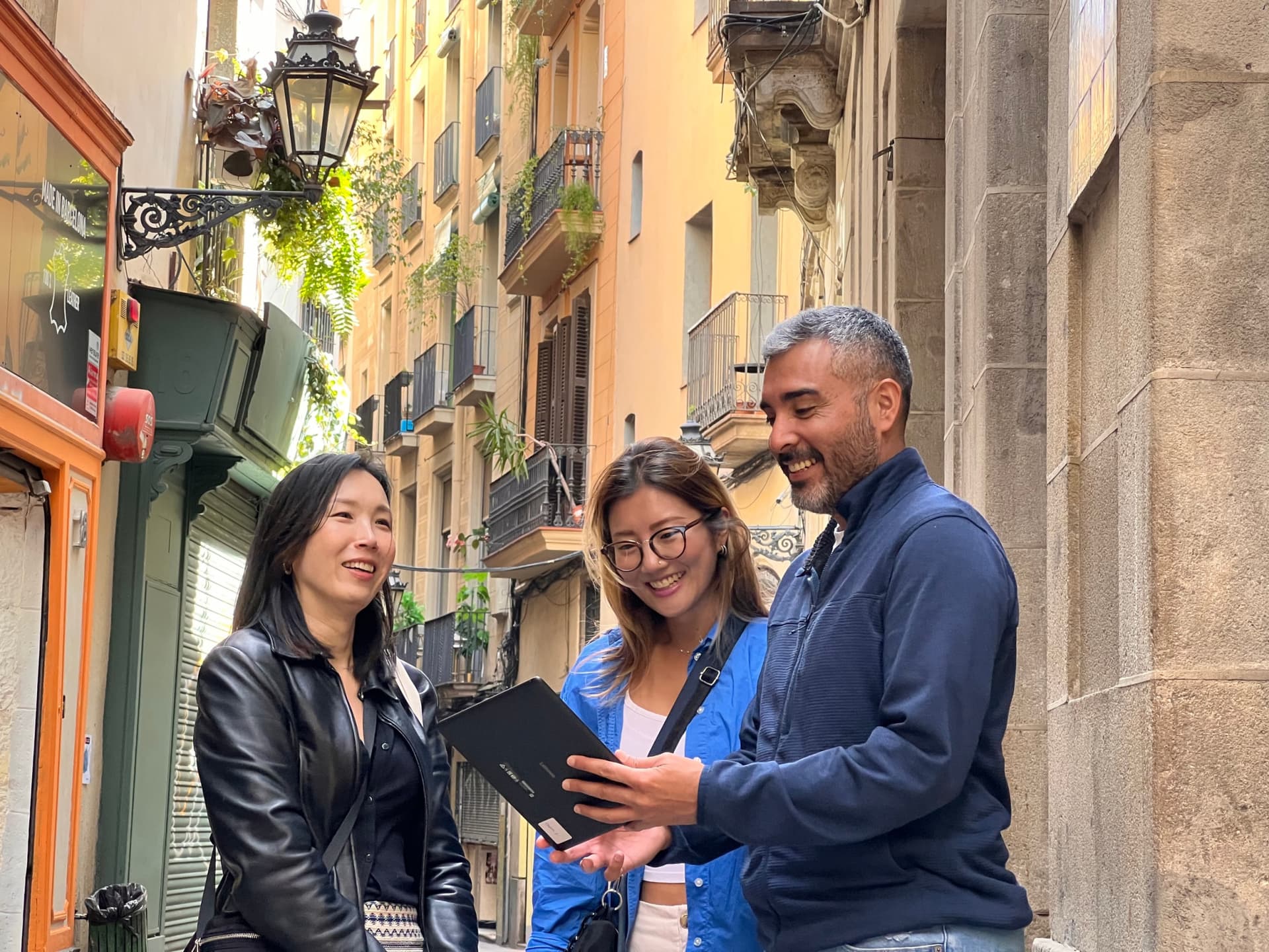 Barcelona Gothic Quarter Guided Tour - image 3